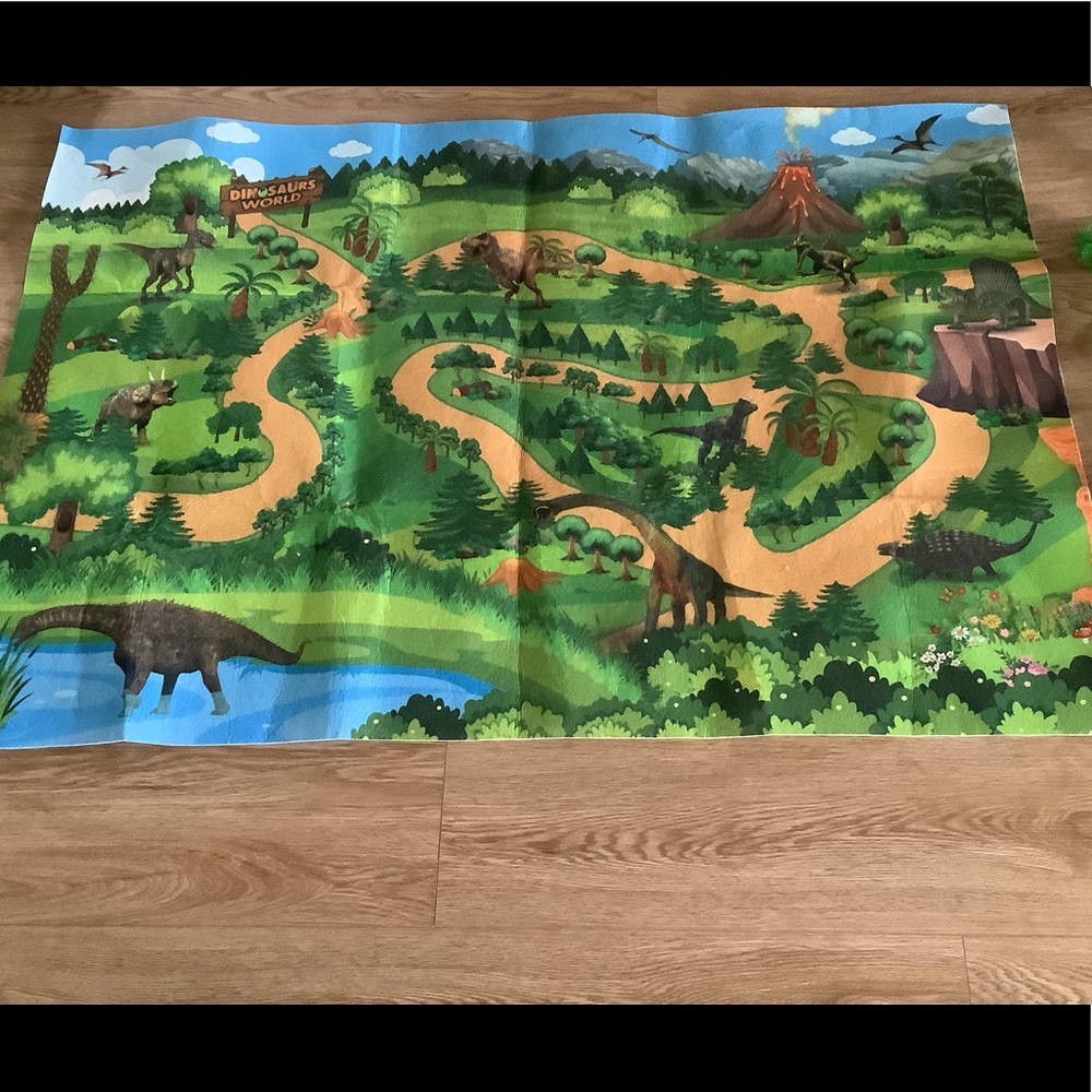 Play Felt Mat with 29 Assorted Size Dinosaurs & 5 Trees.